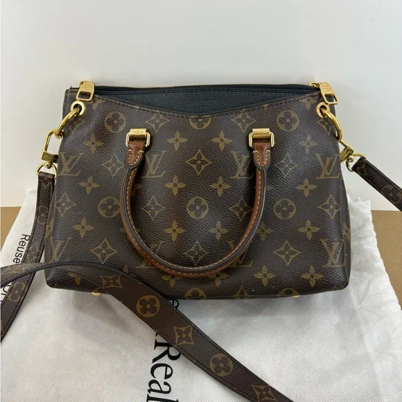 Louis Vuitton Paris, Brown Purse, Excelent Condition, Comes with Strap - Picture 1 of 15